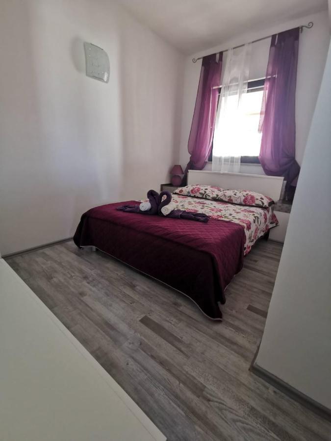 Sukošan Apartmani Tajana מראה חיצוני תמונה