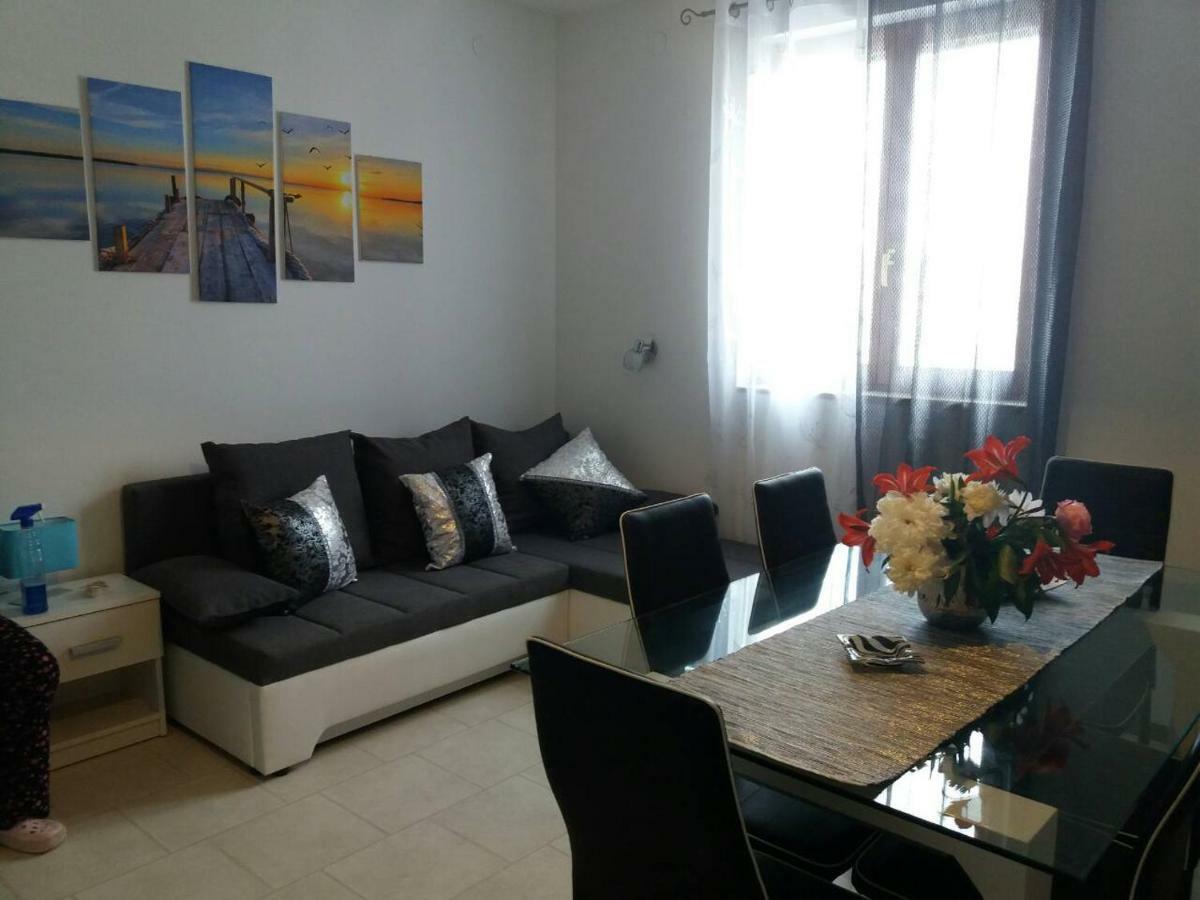 Sukošan Apartmani Tajana מראה חיצוני תמונה